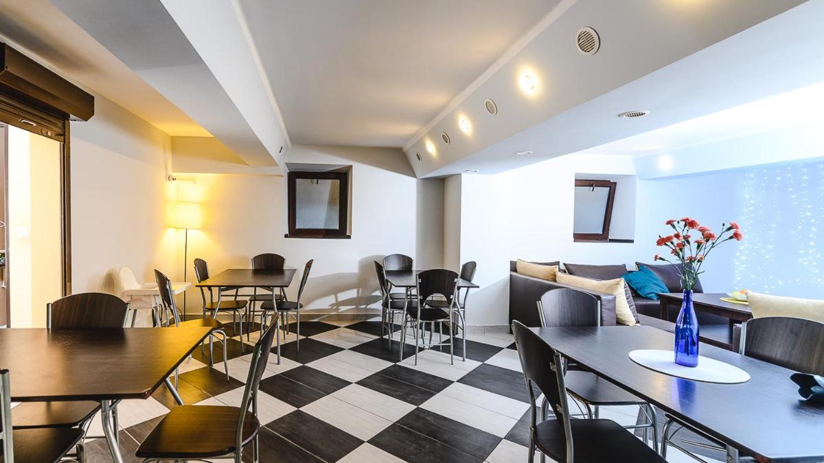 Moho E Hostel Вроцлав Екстер'єр фото